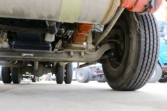 跃进 开拓X300 110马力 4X2 4.2米气瓶运输车(SH5042TQPVEDBNW1)