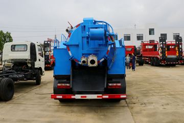 飞碟奥驰底盘&nbsp;吸污/吸粪车外观图片