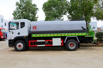 东风多利卡底盘&nbsp;洒水车/喷洒车外观图片