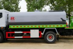 东风 多利卡D9 210马力 4X2 绿化喷洒车(神狐牌)(HLQ5181GSSE5)