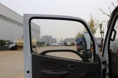 东风 多利卡D6 102马力 4X2 吸尘车(楚胜牌)(CSC5070TXC5)