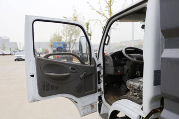 东风 多利卡D6 102马力 4X2 吸尘车(楚胜牌)(CSC5070TXC5)图片
