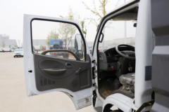 东风 多利卡D6 102马力 4X2 吸尘车(楚胜牌)(CSC5070TXC5)