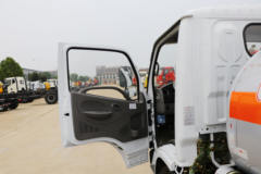 东风 多利卡D5 20周年纪念版 88马力 4X2 加油车(楚胜牌)(CSC5046GJY5)