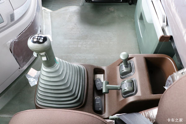 天龙旗舰KX牵引车火热促销中 让利高达0.5万