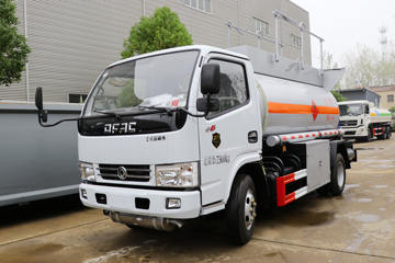 多利卡D6&nbsp;油罐车外观图片