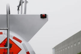 多利卡D6&nbsp;油罐车上装图片