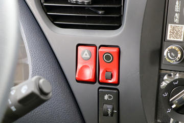 �������ó� ��� 190���� 4X2 ���ͳ�(��ʤ��)(CSC5180GYYDA)ͼƬ