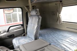 东风天龙VL燃气&nbsp;牵引车驾驶室                                               图片