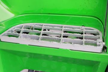 风度&nbsp;洒水车/喷洒车驾驶室图片