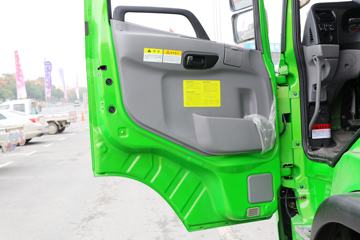 风度&nbsp;洒水车/喷洒车驾驶室图片