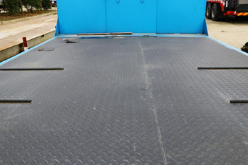 ����Ծ�� ����X500 125���� 4X2 ƽ�����䳵(SH5042TPBKFDCWZ)ͼƬ