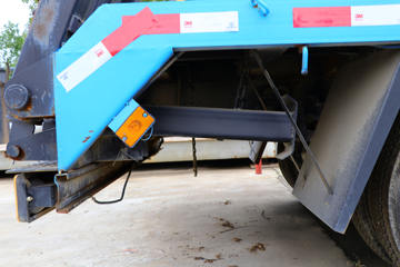 ����Ծ�� ����X500 125���� 4X2 ƽ�����䳵(SH5042TPBKFDCWZ)ͼƬ