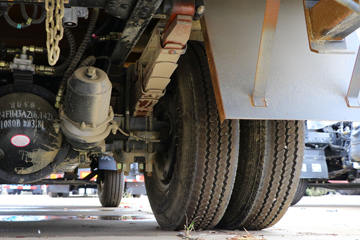 ����Ծ�� ����X500 125���� 4X2 ƽ�����䳵(SH5042TPBKFDCWZ)ͼƬ