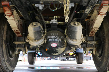 ����Ծ�� ����X500 125���� 4X2 ƽ�����䳵(SH5042TPBKFDCWZ)ͼƬ