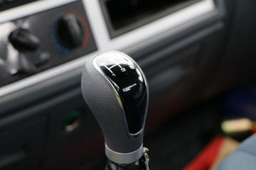 ����Ծ�� ����X500 125���� 4X2 ƽ�����䳵(SH5042TPBKFDCWZ)ͼƬ