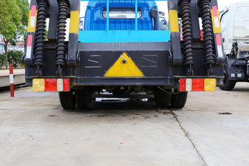 ����Ծ�� ����X500 125���� 4X2 ƽ�����䳵(SH5042TPBKFDCWZ)ͼƬ