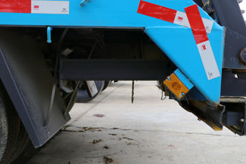 ����Ծ�� ����X500 125���� 4X2 ƽ�����䳵(SH5042TPBKFDCWZ)ͼƬ