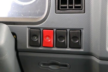 ����Ծ�� ����X500 125���� 4X2 ƽ�����䳵(SH5042TPBKFDCWZ)ͼƬ