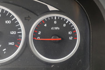 ����Ծ�� ����X500 125���� 4X2 ƽ�����䳵(SH5042TPBKFDCWZ)ͼƬ