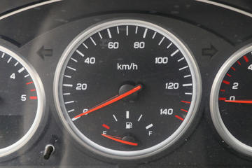 ����Ծ�� ����X500 125���� 4X2 ƽ�����䳵(SH5042TPBKFDCWZ)ͼƬ