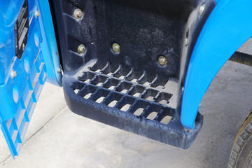 ����Ծ�� ����X500 125���� 4X2 ƽ�����䳵(SH5042TPBKFDCWZ)ͼƬ