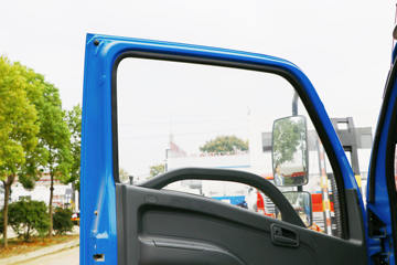 ����Ծ�� ����X500 125���� 4X2 ƽ�����䳵(SH5042TPBKFDCWZ)ͼƬ