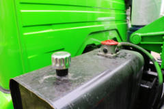 重汽豪瀚 J5G 340马力 8X4 污泥自卸车(润知星牌)(SCS5311ZWXZZ)