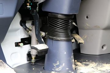 �����½� ���KS 180���� 4X2 4.5����ж��(10��)ͼƬ