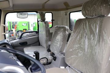 �����½� ���KS 180���� 4X2 4.5����ж��(10��)ͼƬ