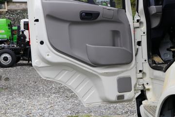 �����½� ���KS 180���� 4X2 4.5����ж��(10��)ͼƬ