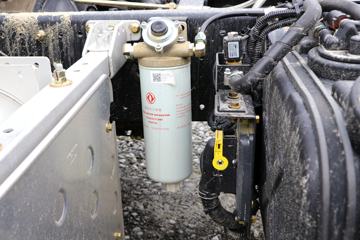 �����½� ���KS 180���� 4X2 4.5����ж��(10��)ͼƬ