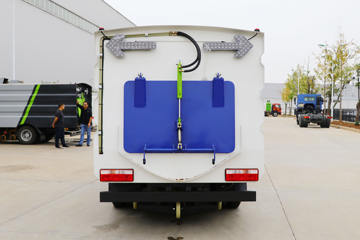 多利卡D6&nbsp;扫路车外观图片