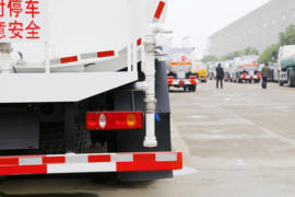 东风畅行&nbsp;洒水车/喷洒车底盘图片