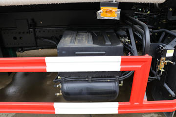 �����½� ����D1 130���� 4X2 �̻�������(ר����)(YZZ5160GPSEX)ͼƬ