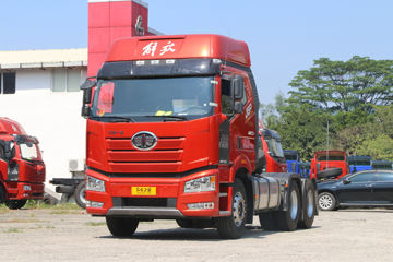 一汽解放 新J6P重卡 领航版2.0 四季款 550马力 6X4牵引车(CA4250P66K25T1A1E5)