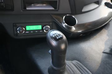 һ����� ��J6P�ؿ� �ʻݰ�2.0 420���� 6X4ǣ����(CA4250P66K24T1A1E5)ͼƬ