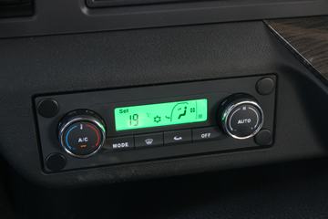 һ����� ��J6P�ؿ� �ʻݰ�2.0 420���� 6X4ǣ����(CA4250P66K24T1A1E5)ͼƬ