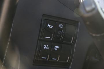 һ����� ��J6P�ؿ� �ʻݰ�2.0 420���� 6X4ǣ����(CA4250P66K24T1A1E5)ͼƬ