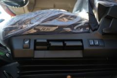 一汽解放 新J6P重卡 质惠版2.0 420马力 6X4牵引车(CA4250P66K24T1A1E5)