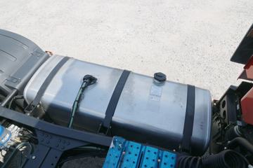 һ����� ��J6P�ؿ� �ʻݰ�2.0 420���� 6X4ǣ����(CA4250P66K24T1A1E5)ͼƬ