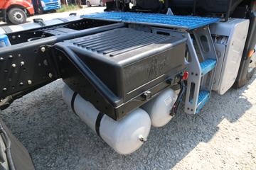 һ����� ��J6P�ؿ� �ʻݰ�2.0 420���� 6X4ǣ����(CA4250P66K24T1A1E5)ͼƬ