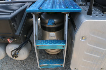 һ����� ��J6P�ؿ� �ʻݰ�2.0 420���� 6X4ǣ����(CA4250P66K24T1A1E5)ͼƬ