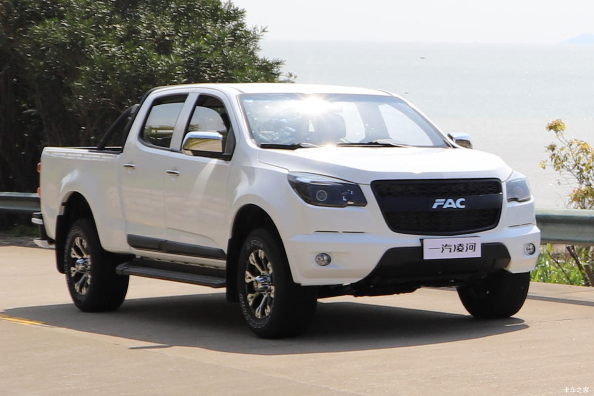 一汽凌河 雷神 2019款 舒适型 2.5T柴油 129马力 两驱 短轴双排皮卡