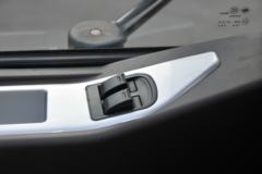 东风柳汽 新乘龙M3中卡 185马力 4X2 5.7米仓栅式载货车(LZ5180CCYM3AB)