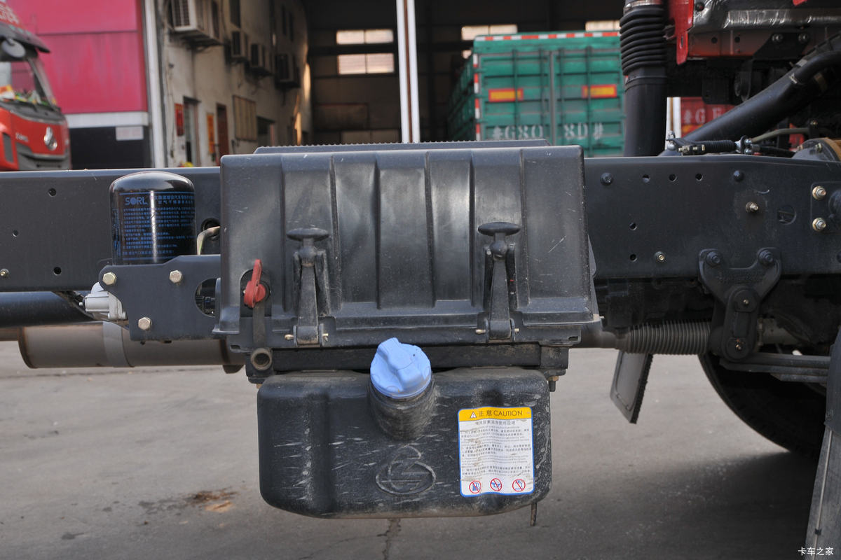  ³M3п 185 4X2 5.7ײդʽػ(LZ5180CCYM3AB)                                                