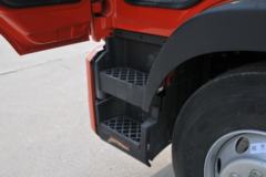 东风 多利卡D9 170马力 4X2 6.8米栏板载货车(EQ1186L9BDG)