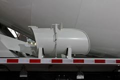 广汽日野 700系列 350马力 8X4 混凝土搅拌车(YC5310GJFY2PU)