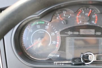 һ����� J6L�п� 180���� 7.7����������ʽ�ػ���ͼƬ