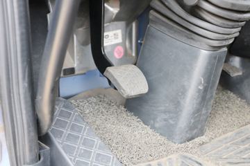 һ����� J6L�п� 180���� 7.7����������ʽ�ػ���ͼƬ